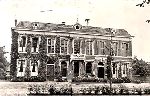 Click here to see the picture (gemeentehuis2.jpg)